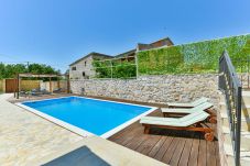 Villa in Galovac - Stone villa Anita with pool