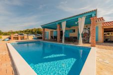 Villa in Sukošan - Villa Jurenda with heated pool