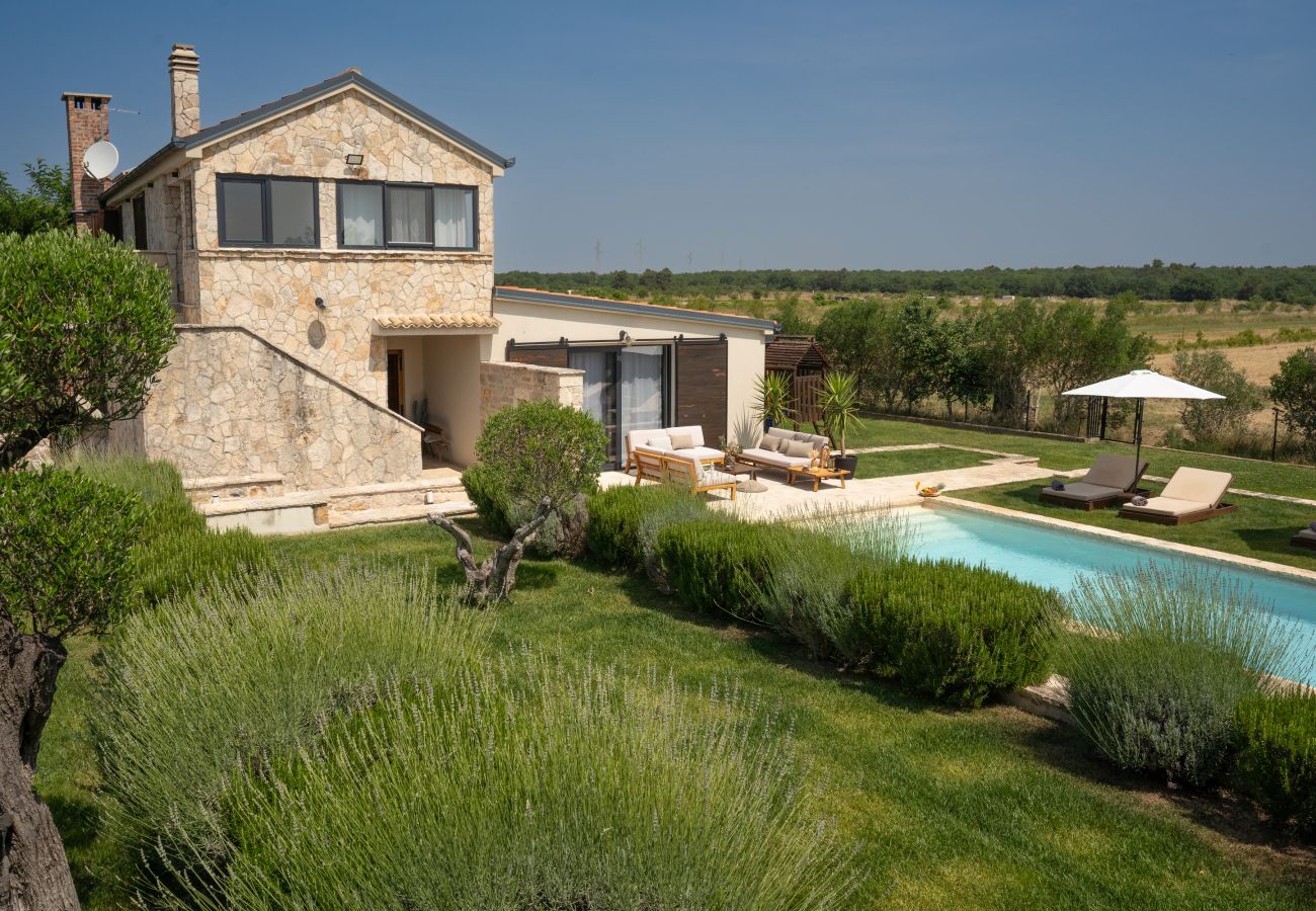 Villa in Biograd na moru - Villa Royal with heated pool