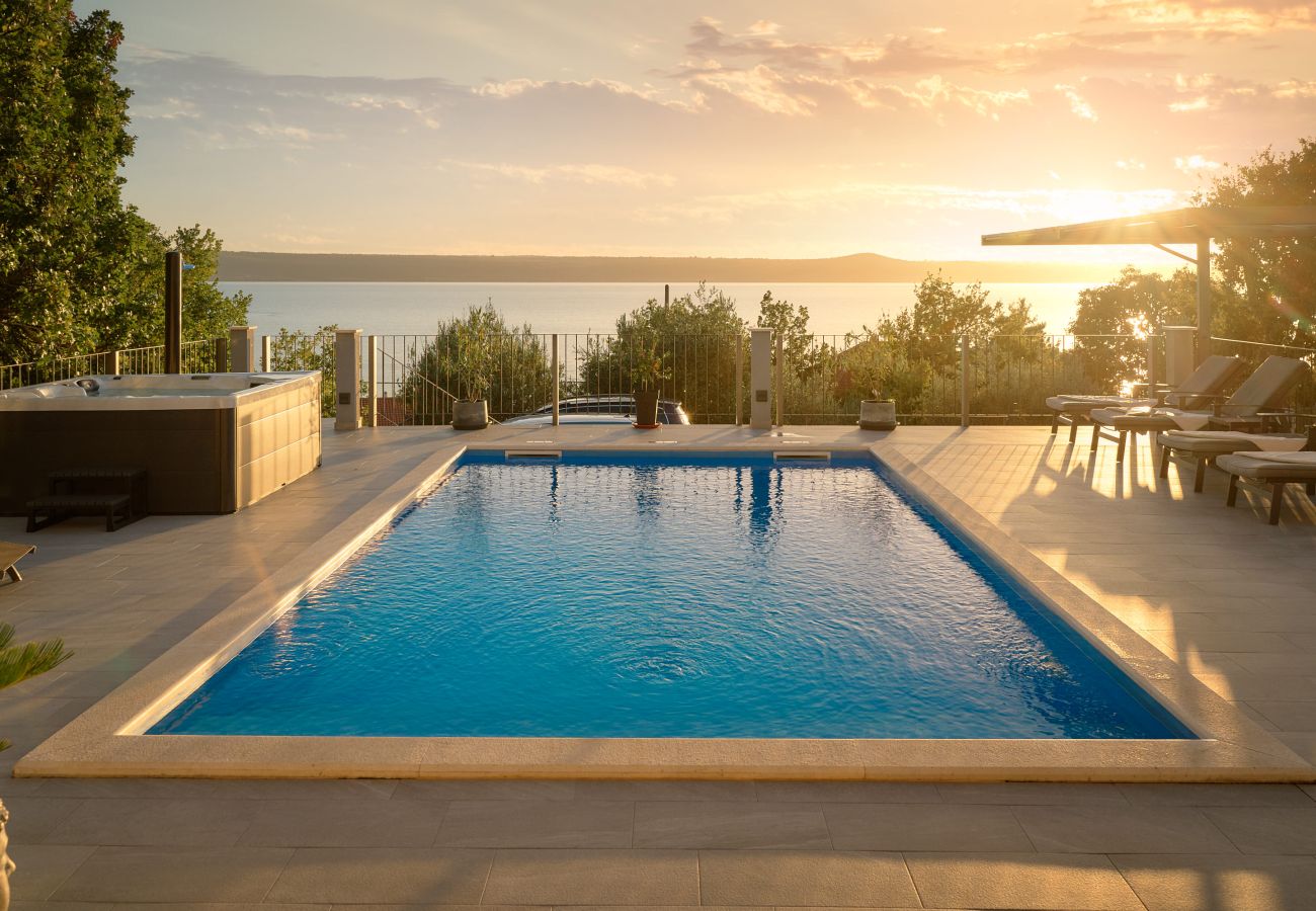 Villa in Maslenica - Beautiful Villa Katharina with pool