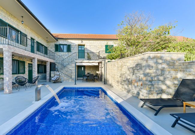 Villa in Lišane Ostrovicke - Villa Didovi snovi with pool