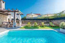 Ferienhaus in Pridraga - Dalmatian Holiday house Marcella with pool