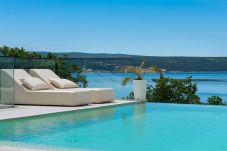 Villa in Maslenica - Luxury Villa Michele with infinity pool