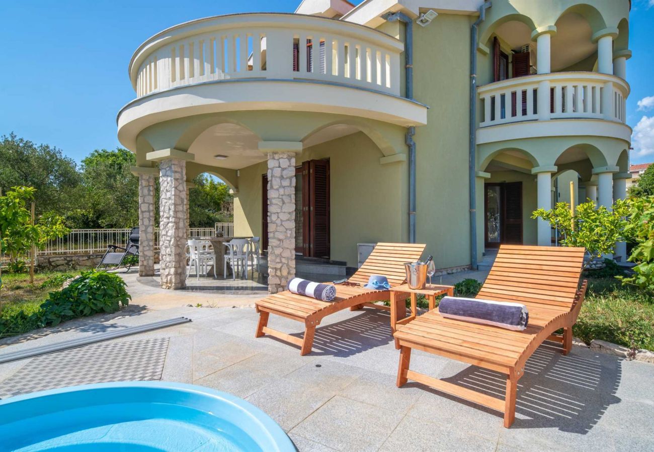Villa in Sveti Filip i Jakov - Charming Villa Rea, 8+2 with heated pool