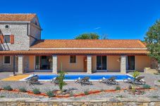 Villa in Biograd na moru - Villa Jacassa with heated pool and jacuzzi