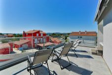 Ferienwohnung in Turanj - Penthouse Laudato with jacuzzi