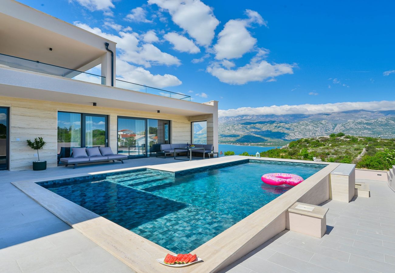 Villa in Vinjerac - Villa Zariva with pool and panoramic mountain and