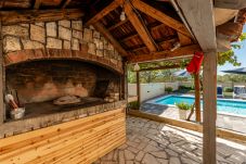 Ferienhaus in Banjevci - Holiday House Laetitia with pool