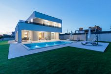 Villa in Vrsi - Stunning Villa Marea with a private pool