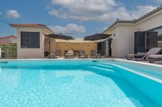 Ferienhaus in Sukošan - Villa Paloma with heated pool