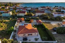 Ferienhaus in Vrsi - Holiday Home Beti with heated pool