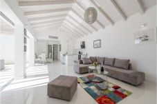 Villa in Debeljak - Luxurious villa Bright with pool