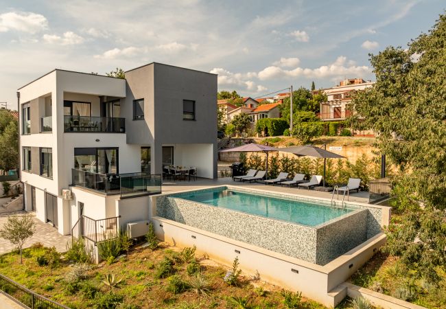 Villa in Maslenica - Seaview Villa A`More with heated pool