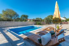 Ferienhaus in Biograd na moru - Holiday Home Ema with pool