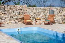 Ferienhaus in Stankovci - Holiday Home Marilu with pool