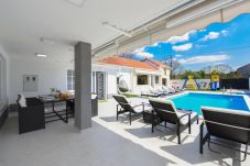 Villa in Crno - Villa Mare with heated pool and gym