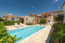 Ferienwohnung in Ugljan - Apartment Varos 2+1 with shared pool