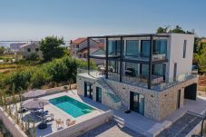 Villa in Privlaka - Seafront Villa Aurea with pool and...