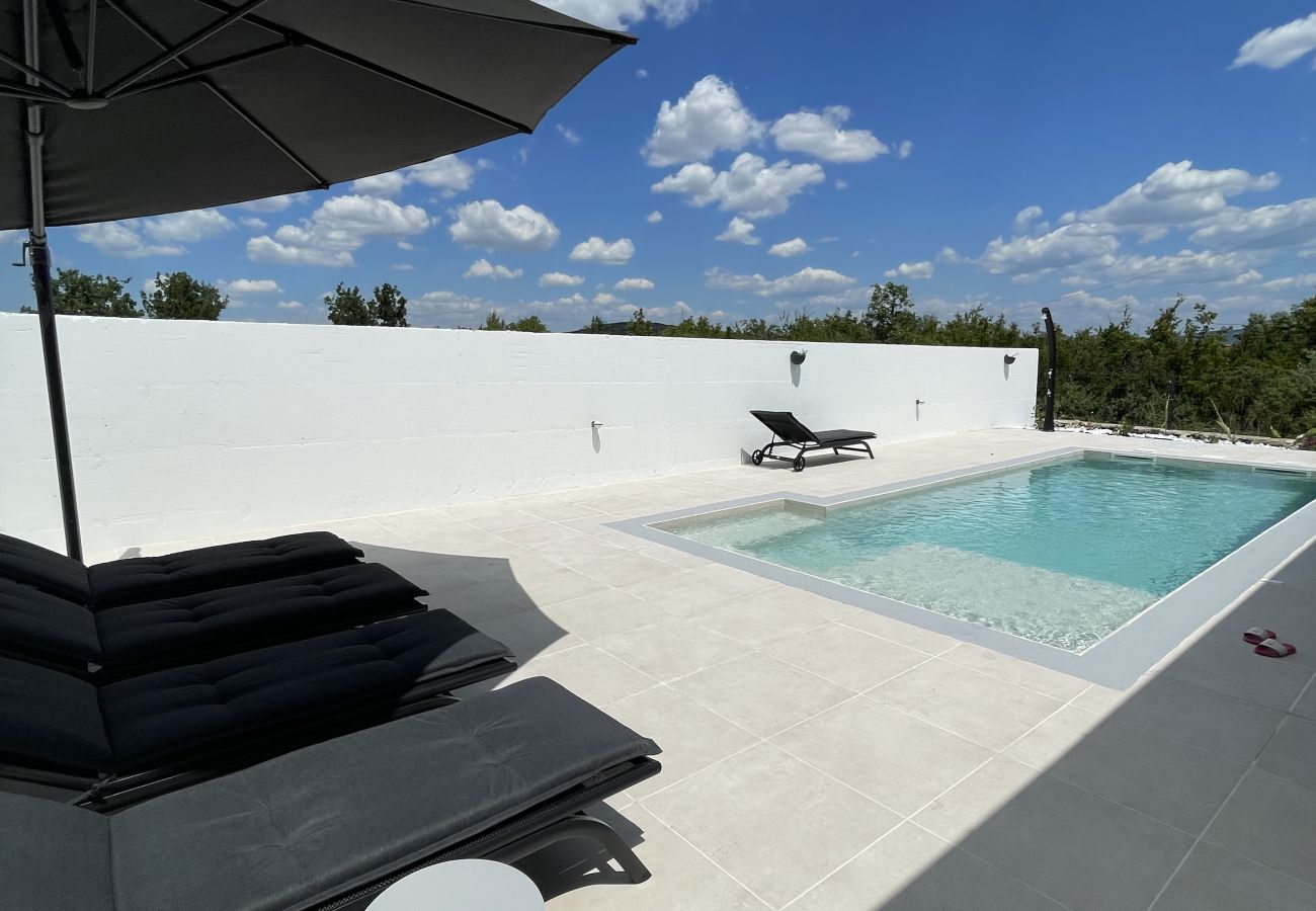 Ferienhaus in Bila Vlaka - Holiday Home Olivarum with pool