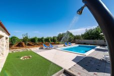 Ferienwohnung in Donje Raštane - Apartment Tonka 3+2