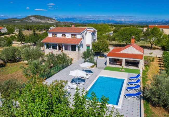 Ferienwohnung in Donje Raštane - Apartment Lara 2+2