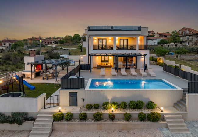 Villa in Tinj - Villa Katarina with pool and jacuzzi