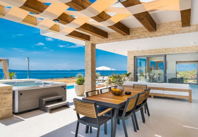 Villa in Novalja - 5* Luxury Seaview Villa Plant 2 with pool