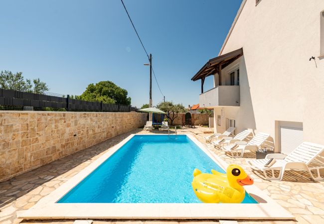 Villa in Policnik - Villa Ariane with pool