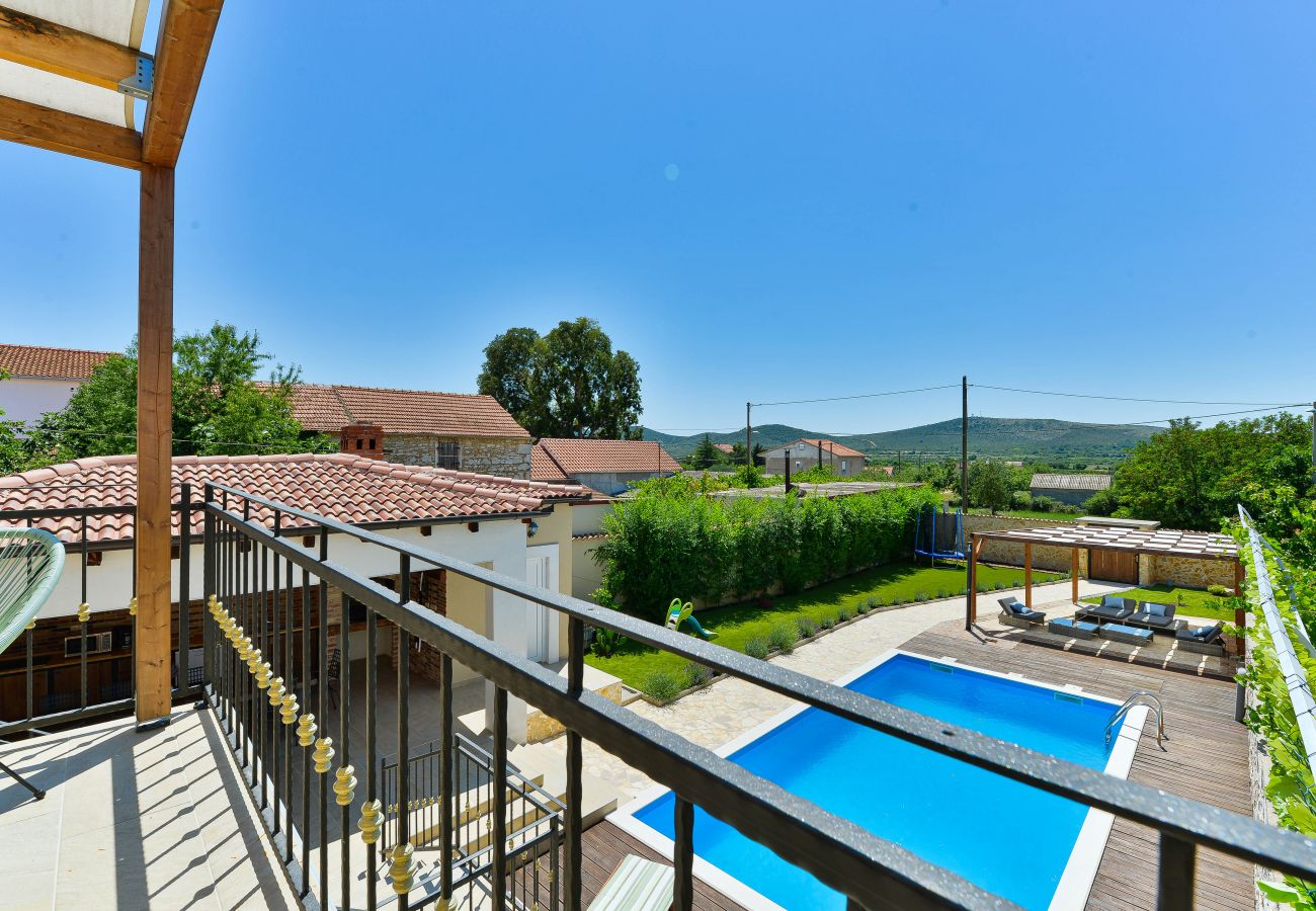 Villa in Galovac - Stone villa Anita with pool