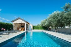 House in Galovac - Holiday house Antonia with pool