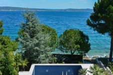 Villa in Kukljica - Beachfront Villa Mediterranea with pool