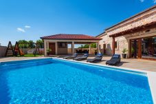 Villa in Debeljak - Villa Miandri with heated pool