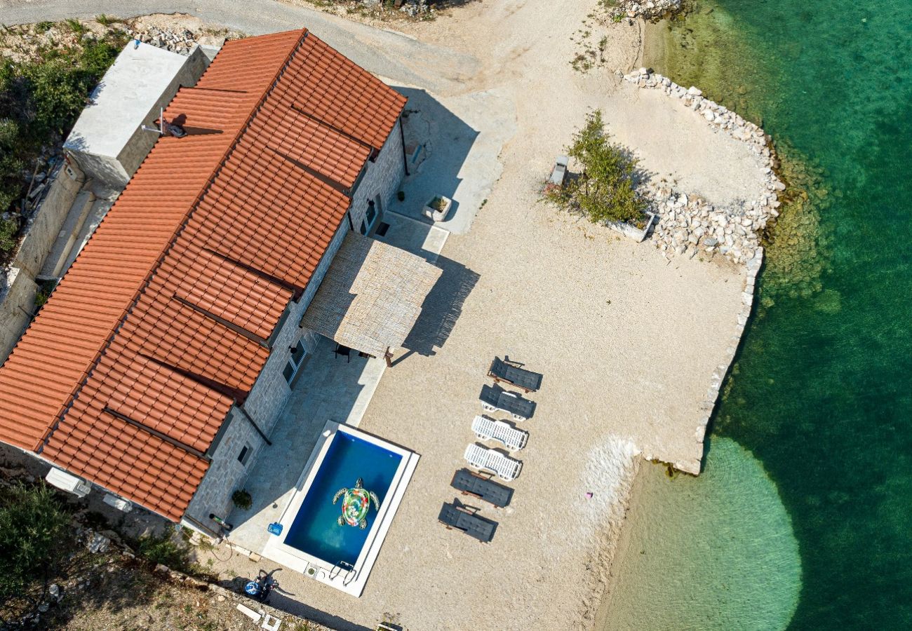 Villa in Putnikovic - Beachfront Villa Olive Mill with pool