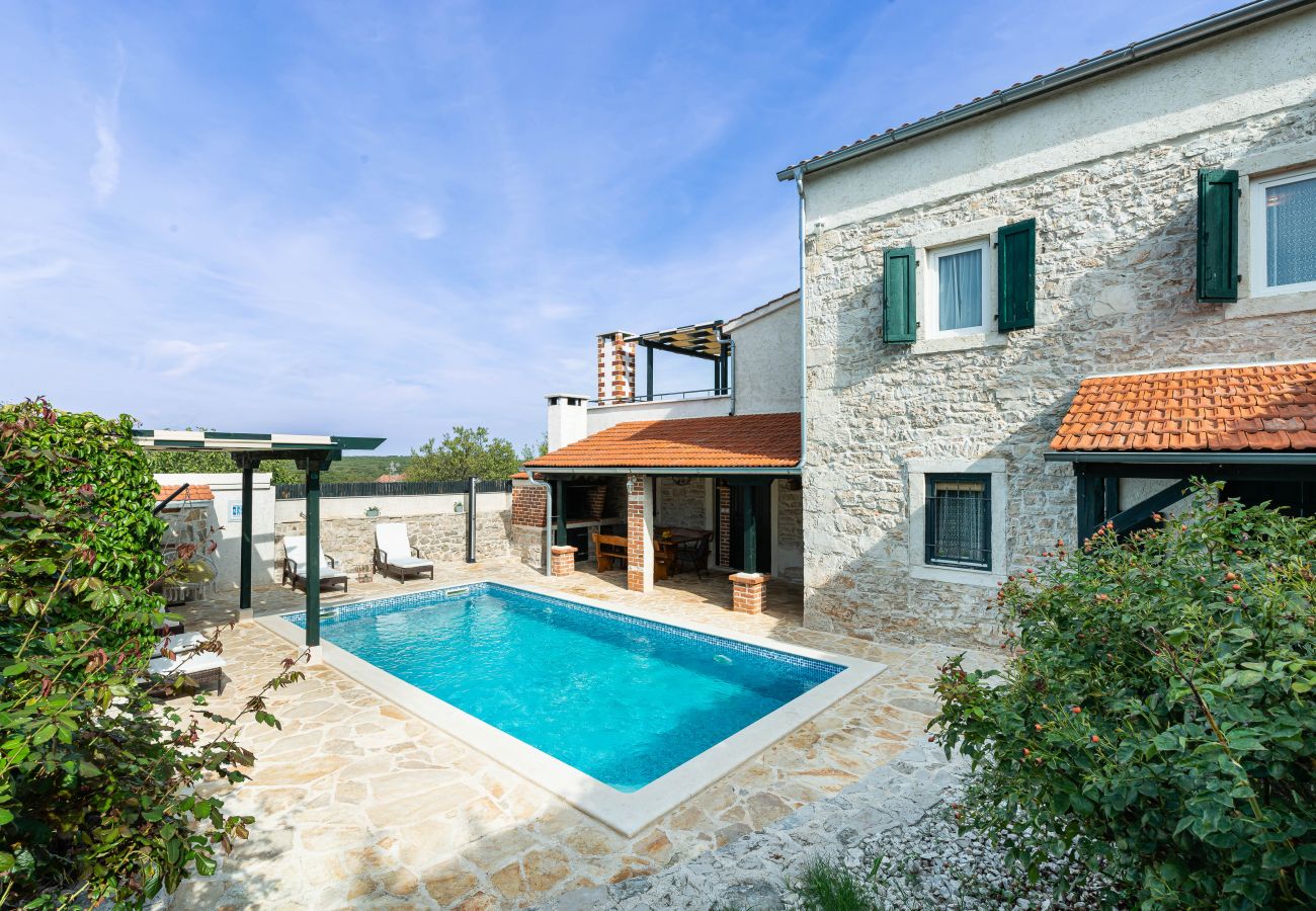 Villa in Debeljak - Stone Villa Mia with pool