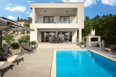 Villa in Maslenica - Beautiful Villa Katharina with pool