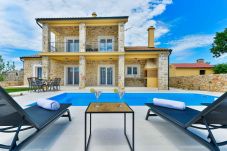 stone villa, heated pool, wheelchair accessible, terrace