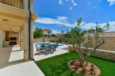 Villa in Ždrilo - Stone Villa Banovi with heated pool