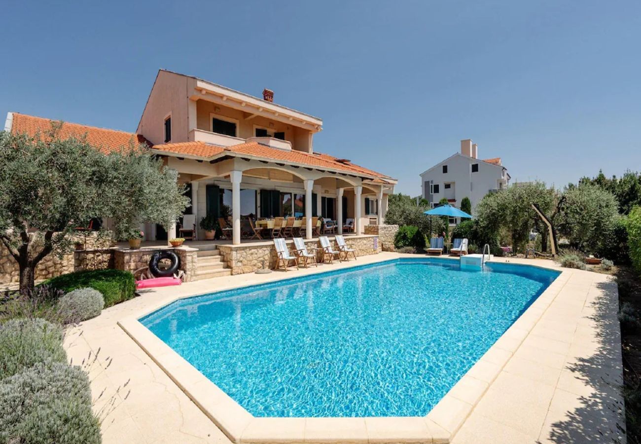 Villa in Zadar - Magnificent Villa Clara with big pool