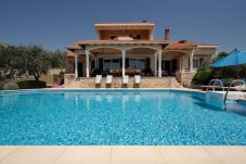 Villa in Zadar - Magnificent Villa Clara with big pool