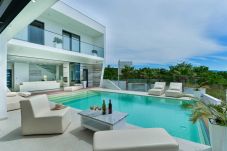 Villa in Maslenica - Luxury Villa Michele with infinity pool