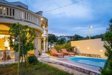 Villa in Sveti Filip i Jakov - Charming Villa Rea, 8+2 with heated pool