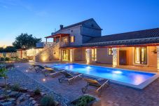 Villa in Biograd na moru - Villa Jacassa with heated pool and jacuzzi