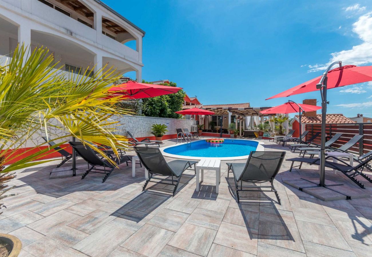 Villa in Turanj - XXXL Villa Ancora with heated pool