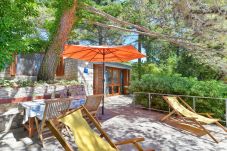 House in Sveti Petar - Beachfront Holiday home Maestral