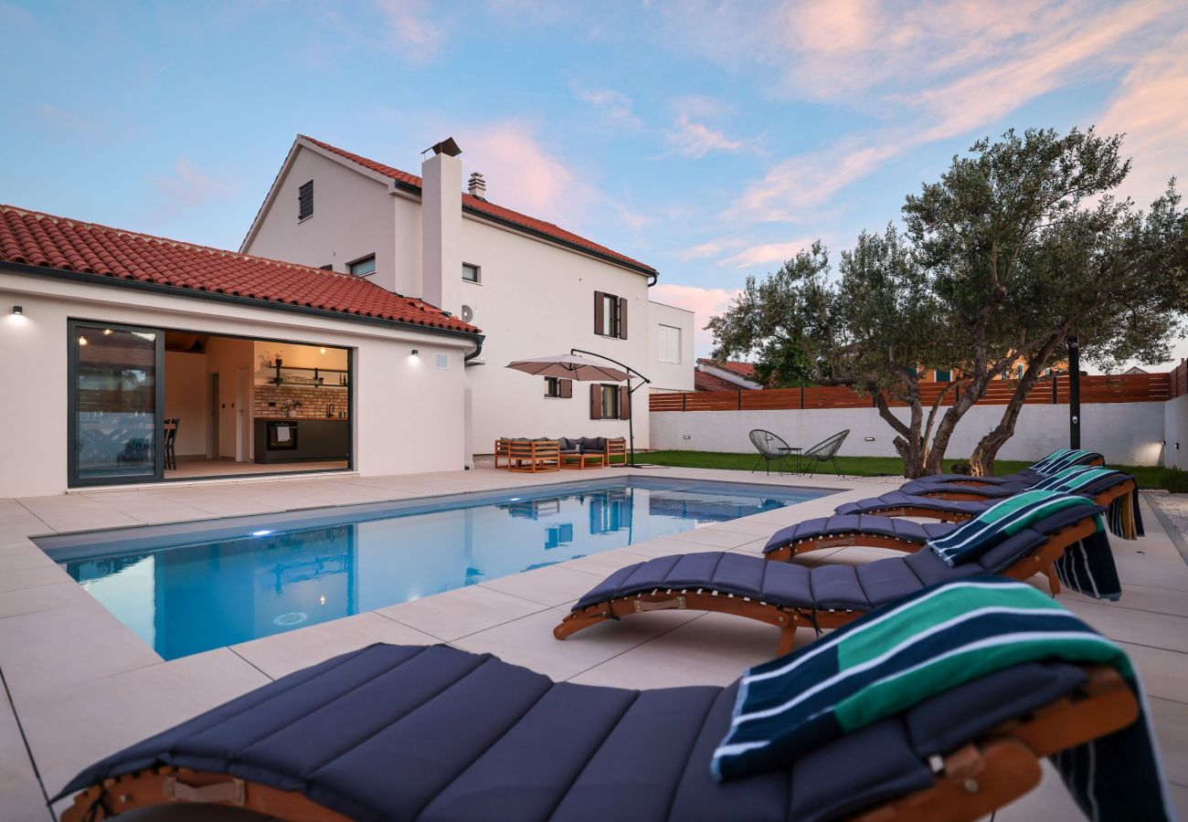 Villa in Sukošan - Villa Marta with heated pool and traditional taver