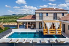 Villa in Vrana - Magnificent Villa Oasis with extra large heated po