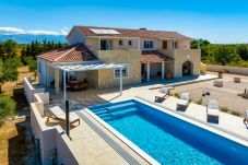 Villa in Zaton - Villa Andamalu with heated pool