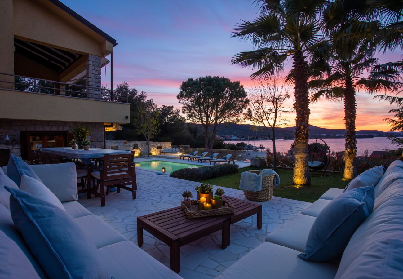 Villa in Mrljane - Villa Barotul with pool