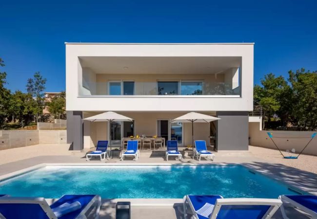 Villa in Maslenica - Seaview Villa Deep Green with pool