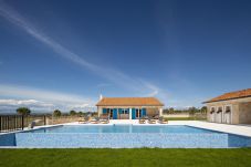 Villa in Sveti Filip i Jakov - Charming villa Viliska with heated pool
